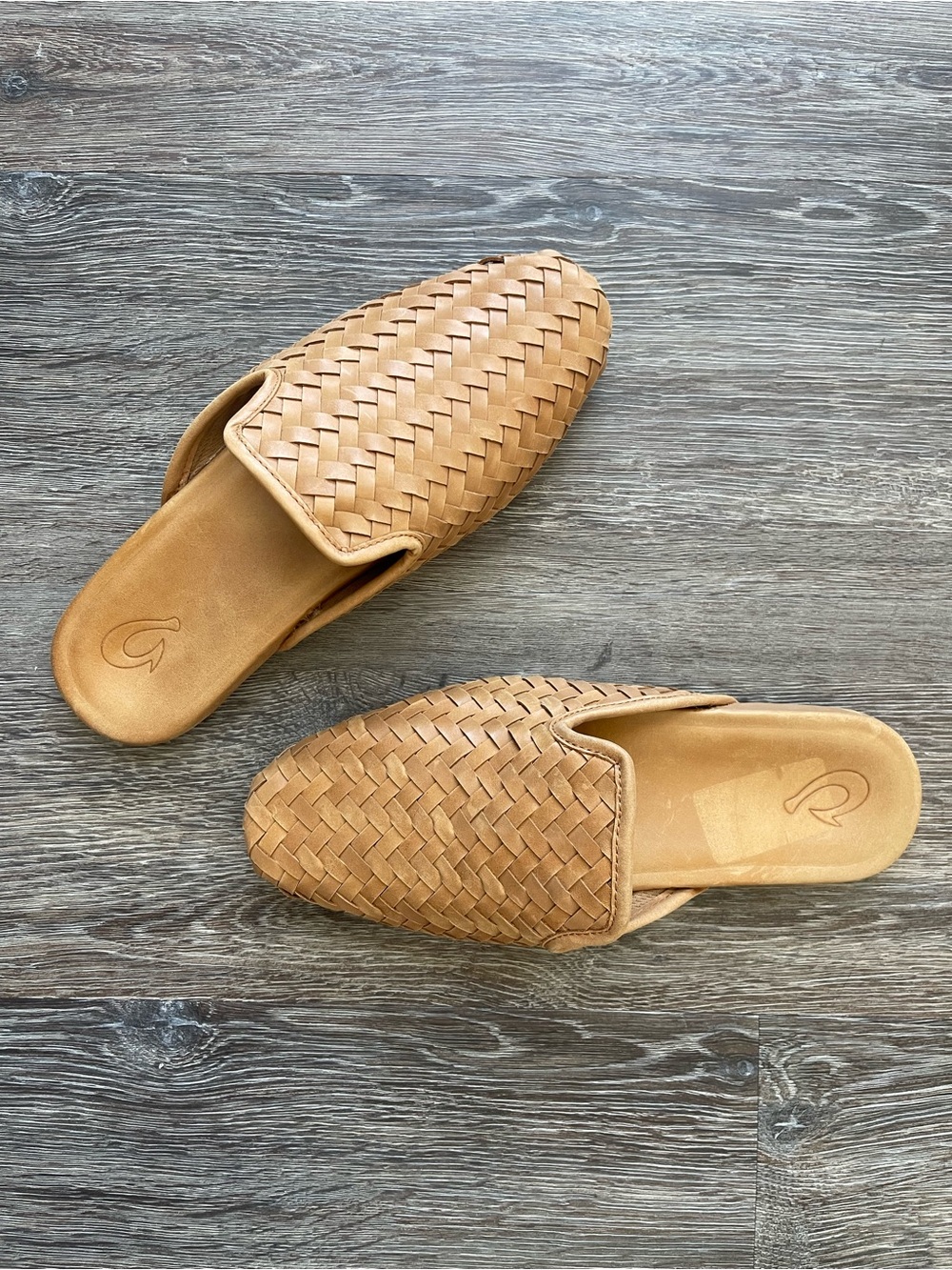 OluKai Woven Leather Mule in Tan